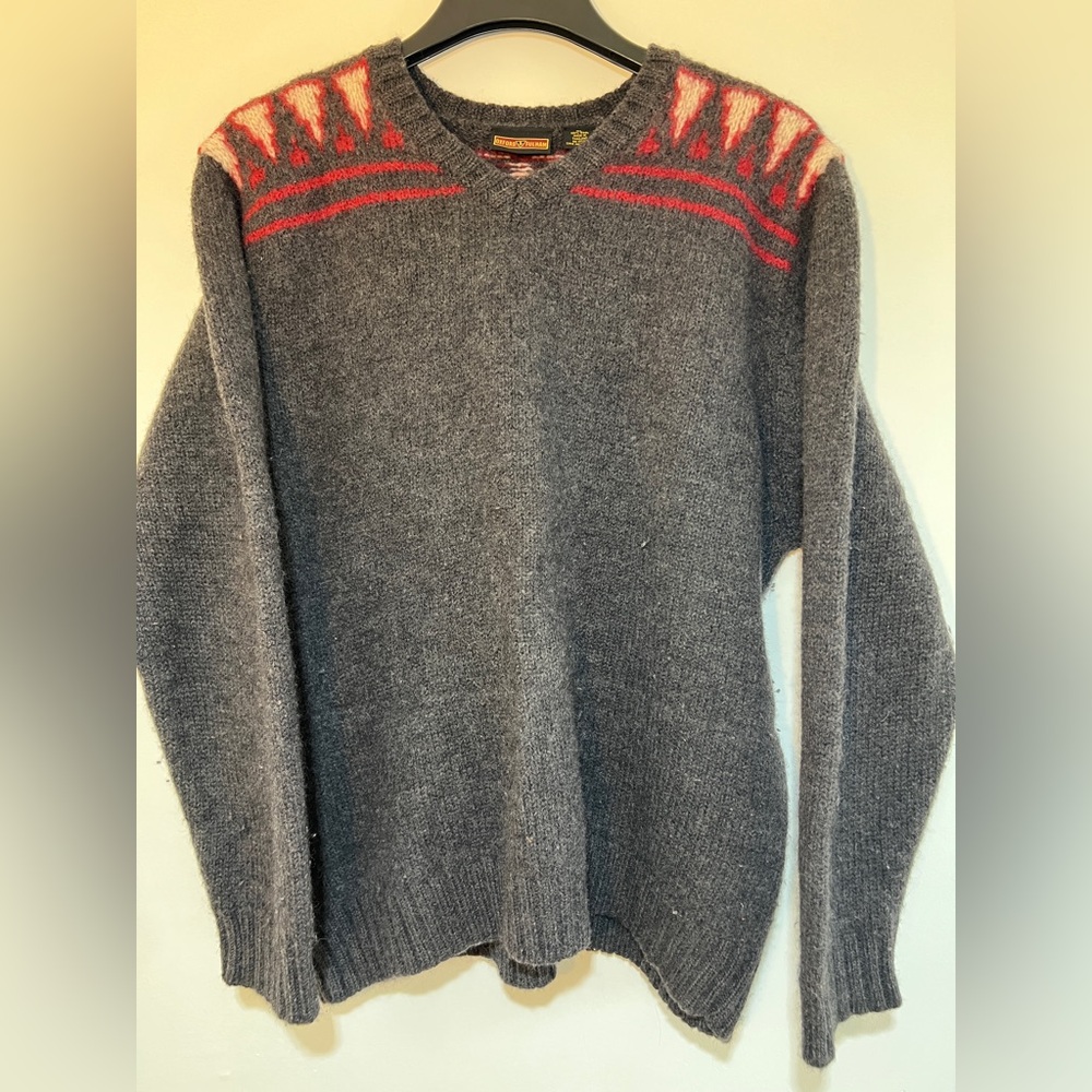 Oxford V-Neck Sweater 100% Wool in Gray with Red Accents